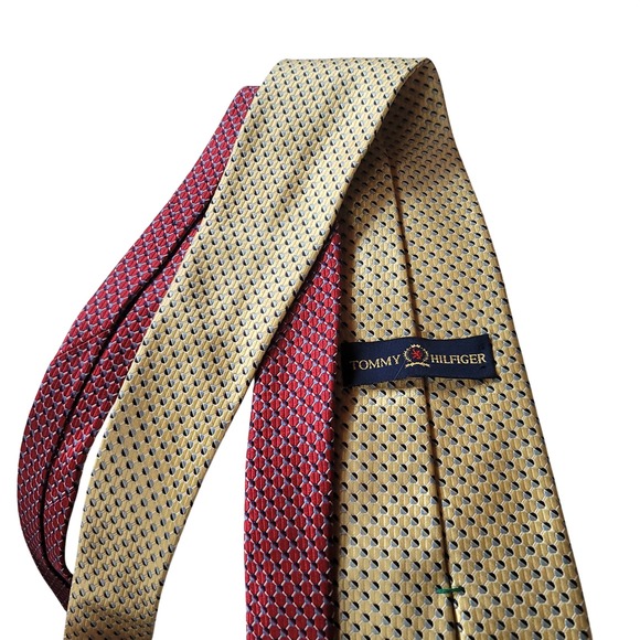 Tommy Hilfiger Men's Silk Tie Yellow Geometric Pattern Dress Necktie - Picture 4 of 4